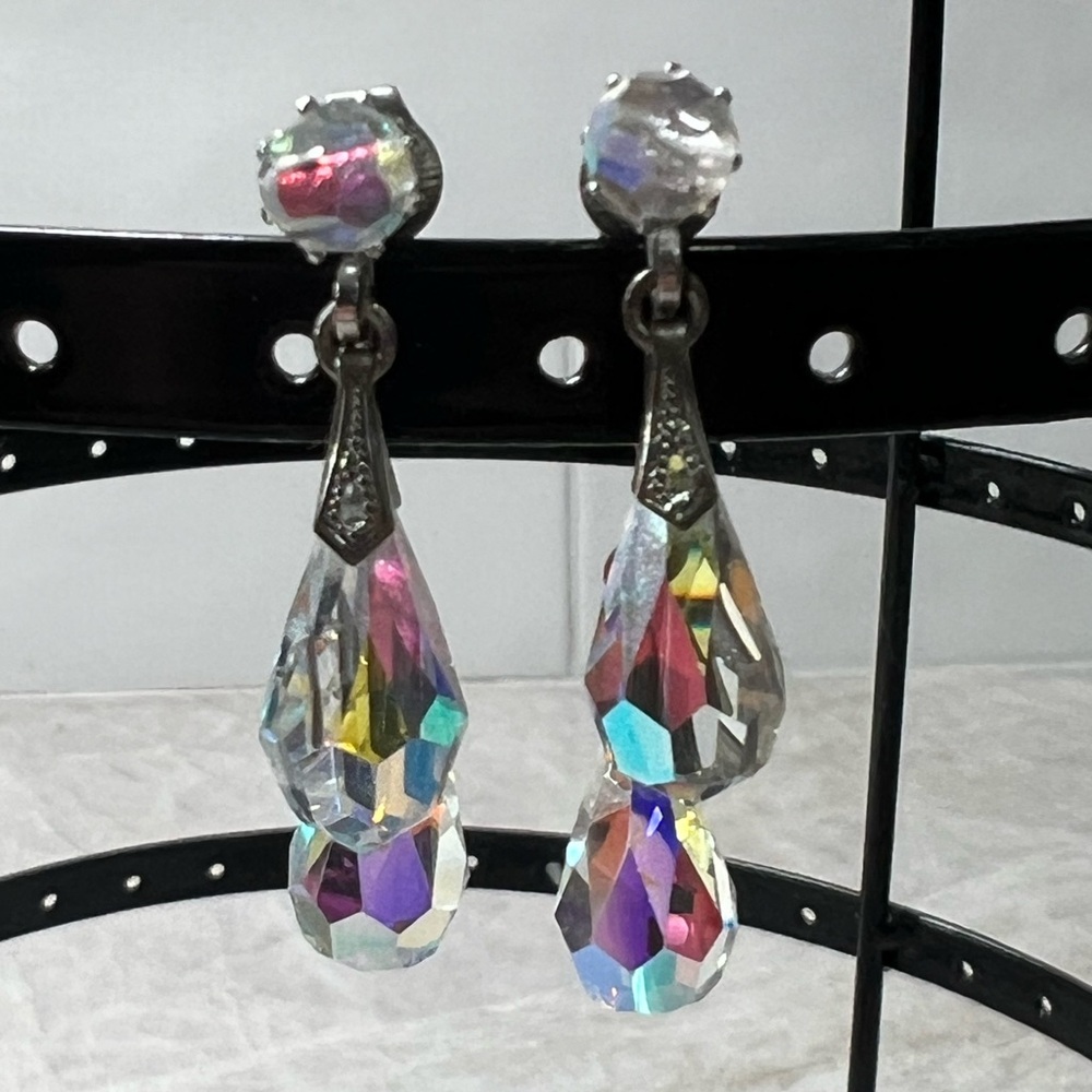 Vintage Cut Iridescent Pear Shape Glass Dangle Clip-on Earrings Silver Tone
